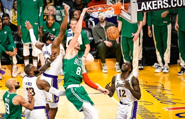 B体育-波神归来绿军如虎添翼 攻防两端他都是第一功臣